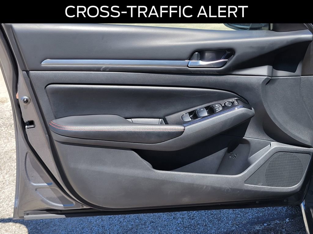 Used 2024 Nissan Altima 2.5 SR FWD image 17