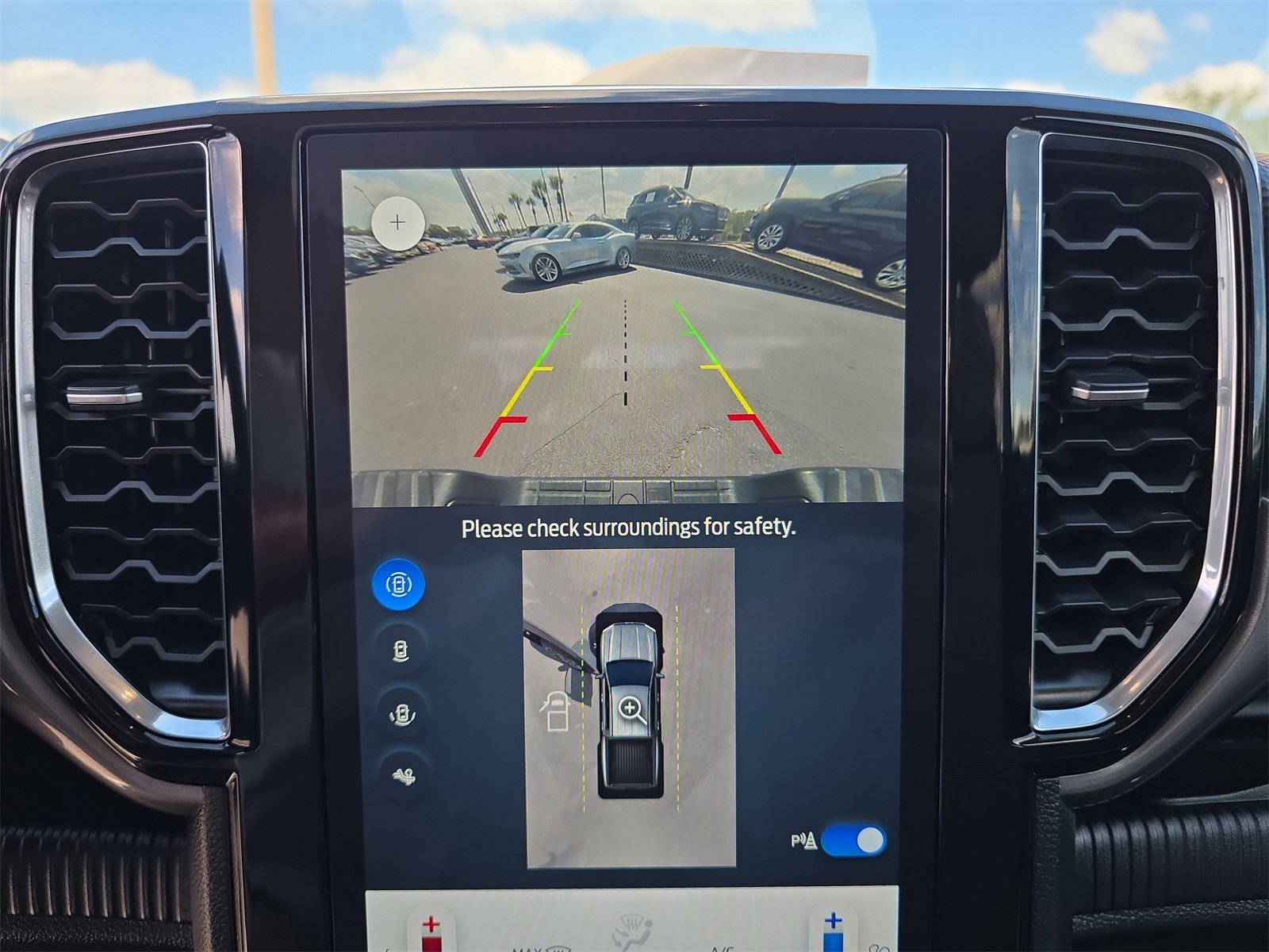 Certified 2024 Ford Ranger XLT w/ Technology Package image 17