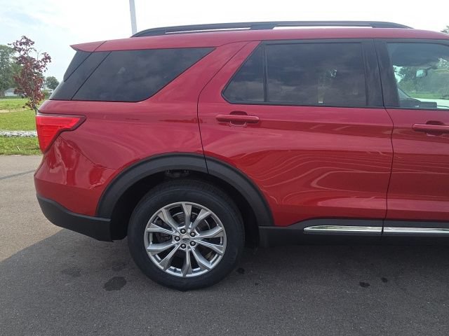 Certified 2021 Ford Explorer XLT w/ Equipment Group 202A AWD/4WD image 7