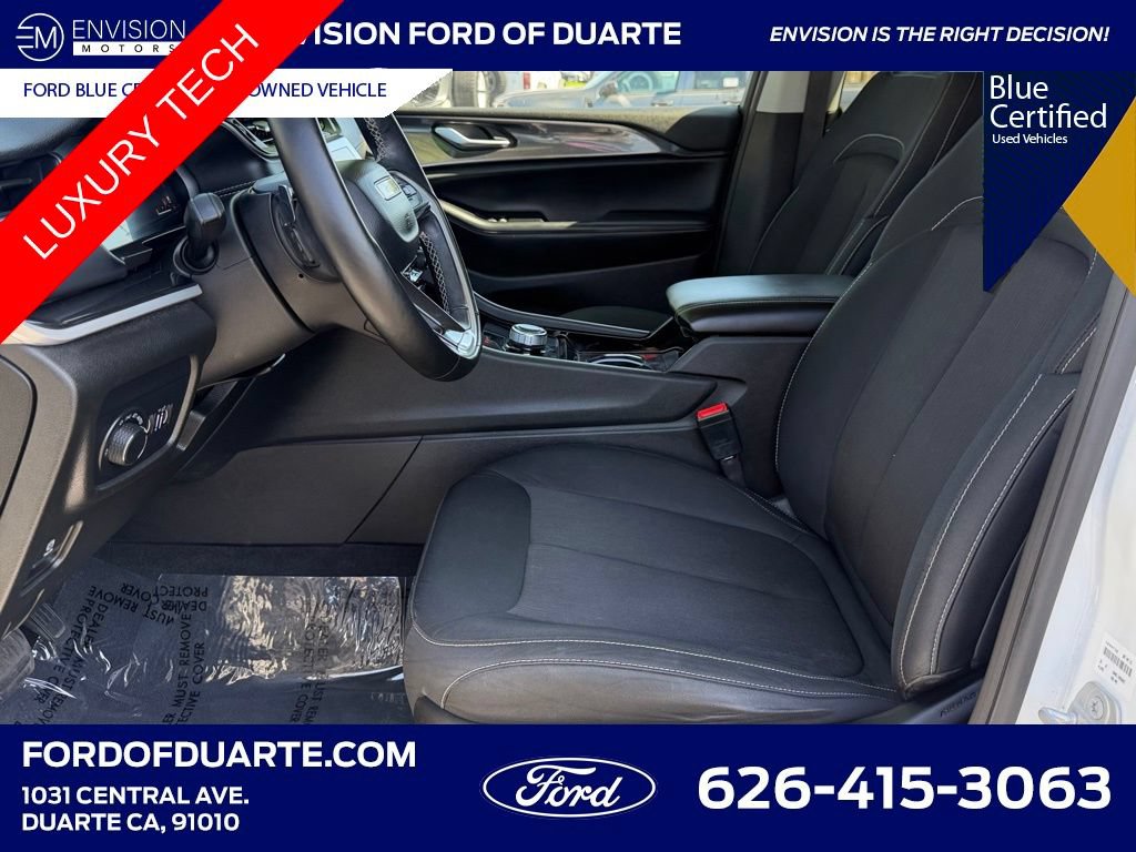 Used 2022 Jeep Grand Cherokee L Laredo w/ Luxury Tech Group I AWD/4WD image 15