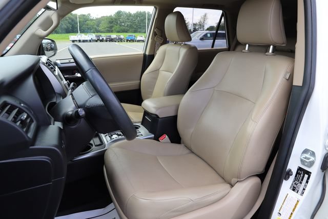 Used 2022 Toyota 4Runner Limited AWD/4WD image 15