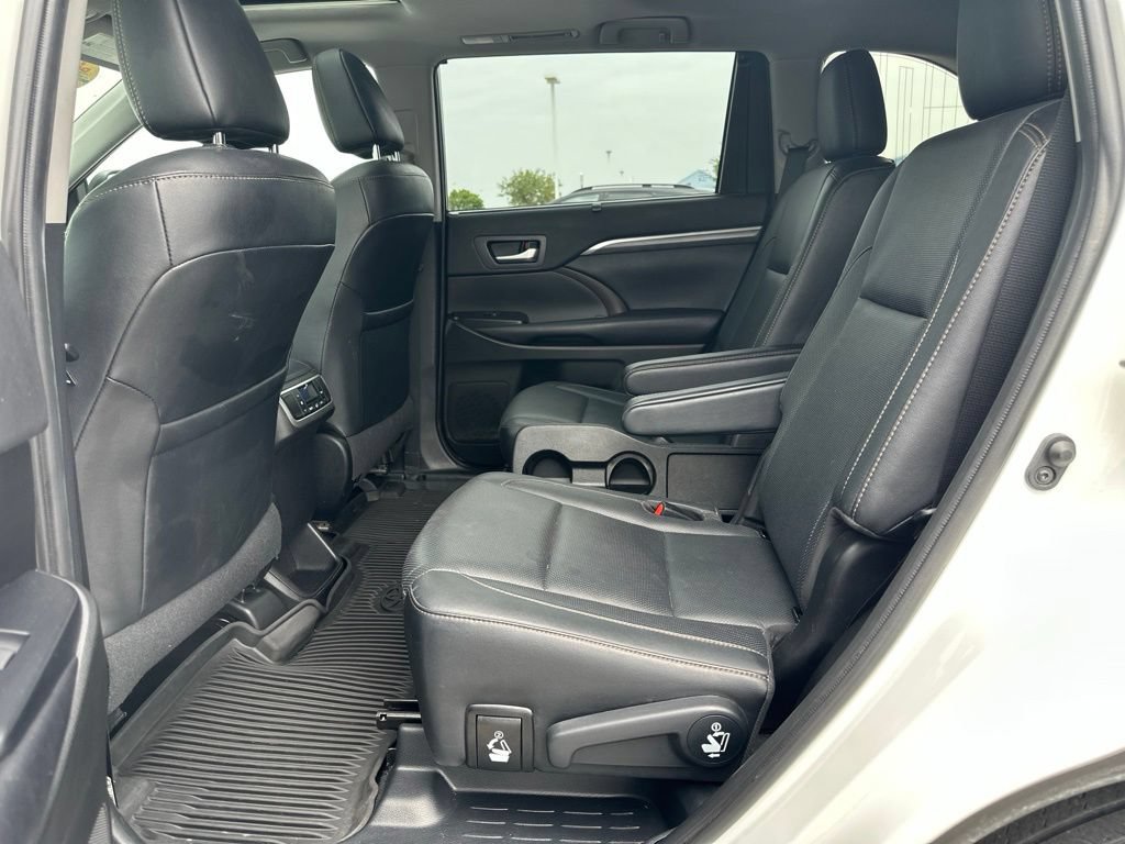 Used 2019 Toyota Highlander Limited AWD/4WD image 18