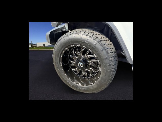 Used 2019 Jeep Wrangler Unlimited Sahara w/ Safety Group AWD/4WD image 10