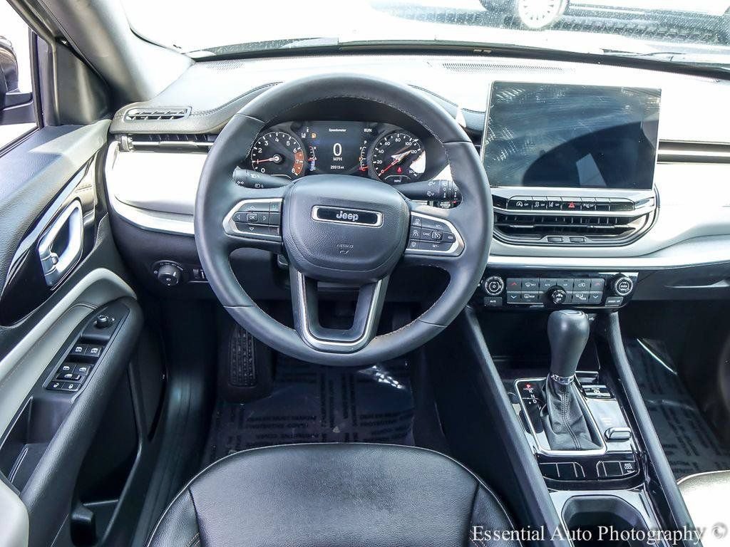 Used 2024 Jeep Compass Limited AWD/4WD image 12
