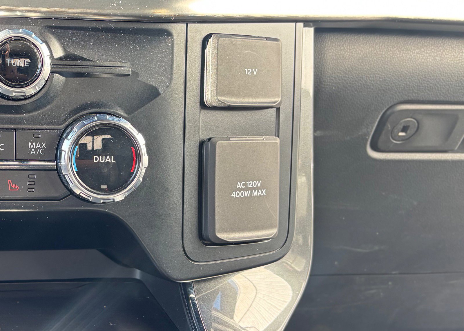 Certified 2022 Ford F150 Lariat w/ Equipment Group 502A High image 52