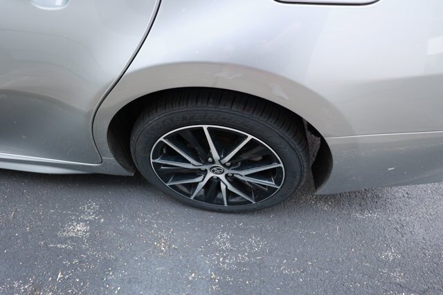 Used 2021 Toyota Camry SE w/ Convenience Package FWD image 8
