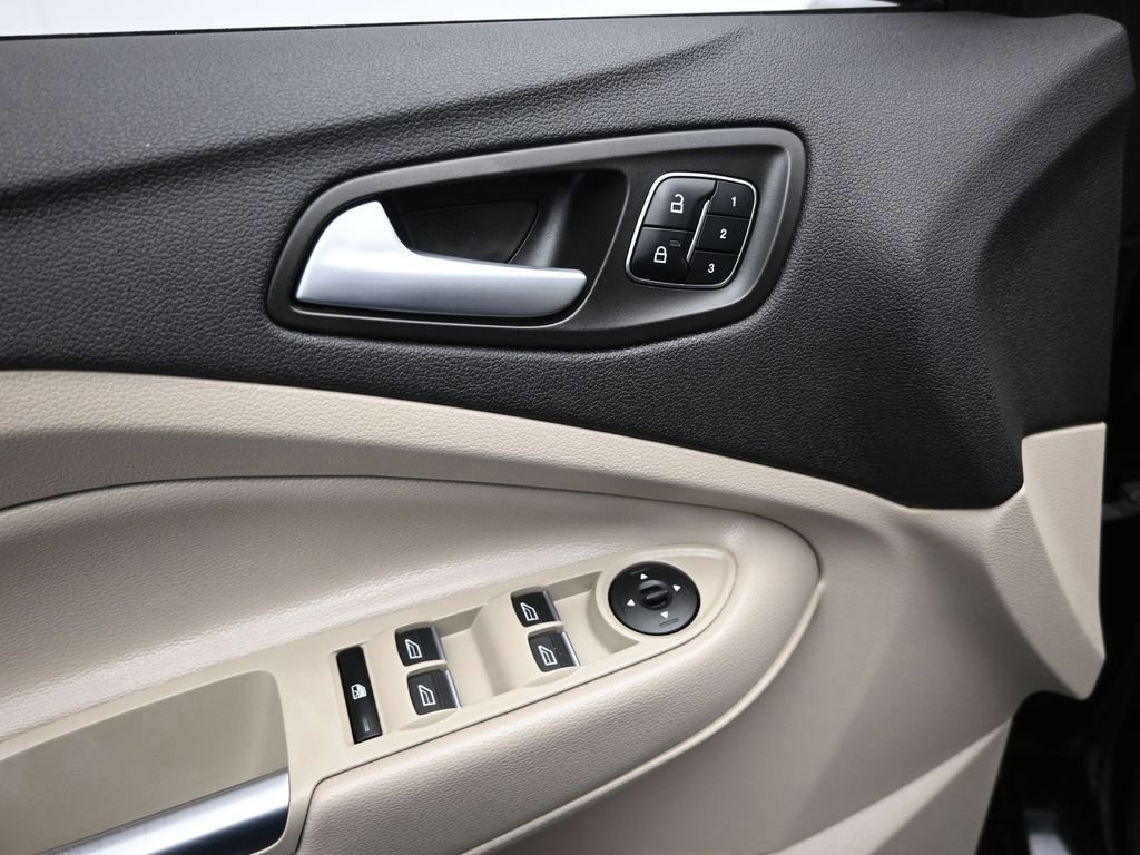 Certified 2019 Ford Escape Titanium FWD image 38