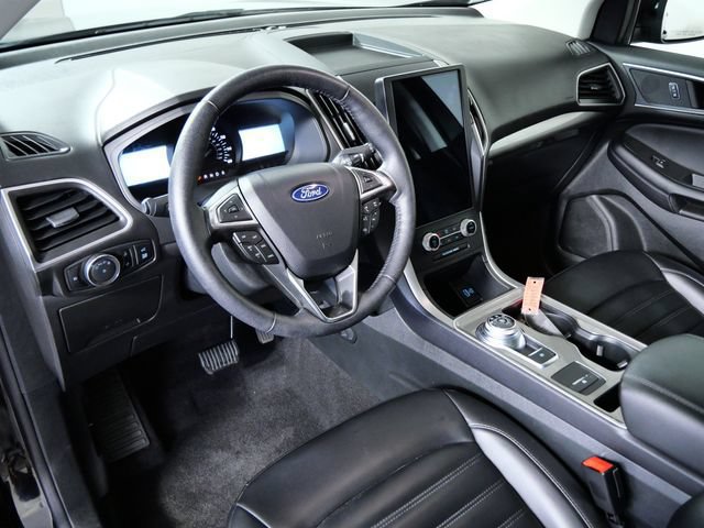 Certified 2024 Ford Edge SEL w/ Convenience Package AWD/4WD image 3