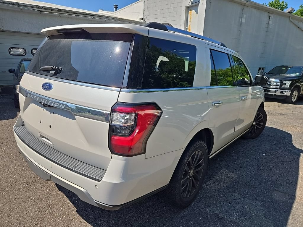 Certified 2019 Ford Expedition Limited w/ Driver Assistance Package AWD/4WD image 4