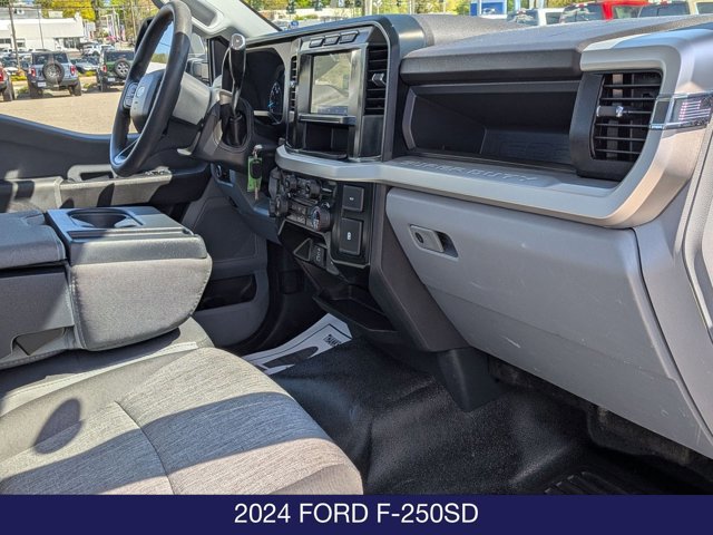 Certified 2024 Ford F250 XL w/ Snow Plow/Camper Package AWD/4WD image 22