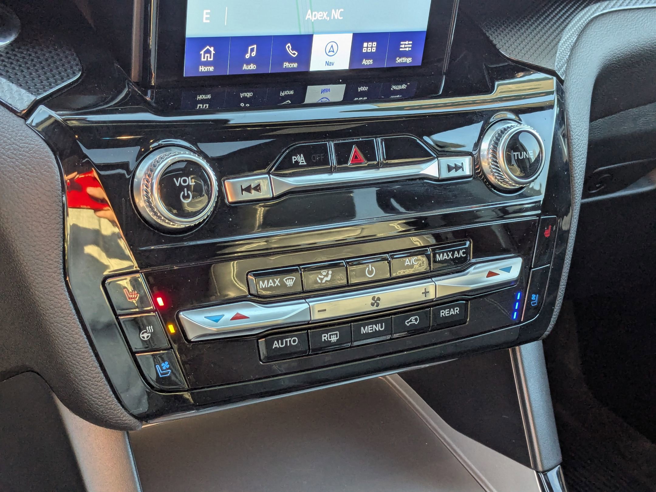 Certified 2024 Ford Explorer ST w/ Equipment Group 401A image 27