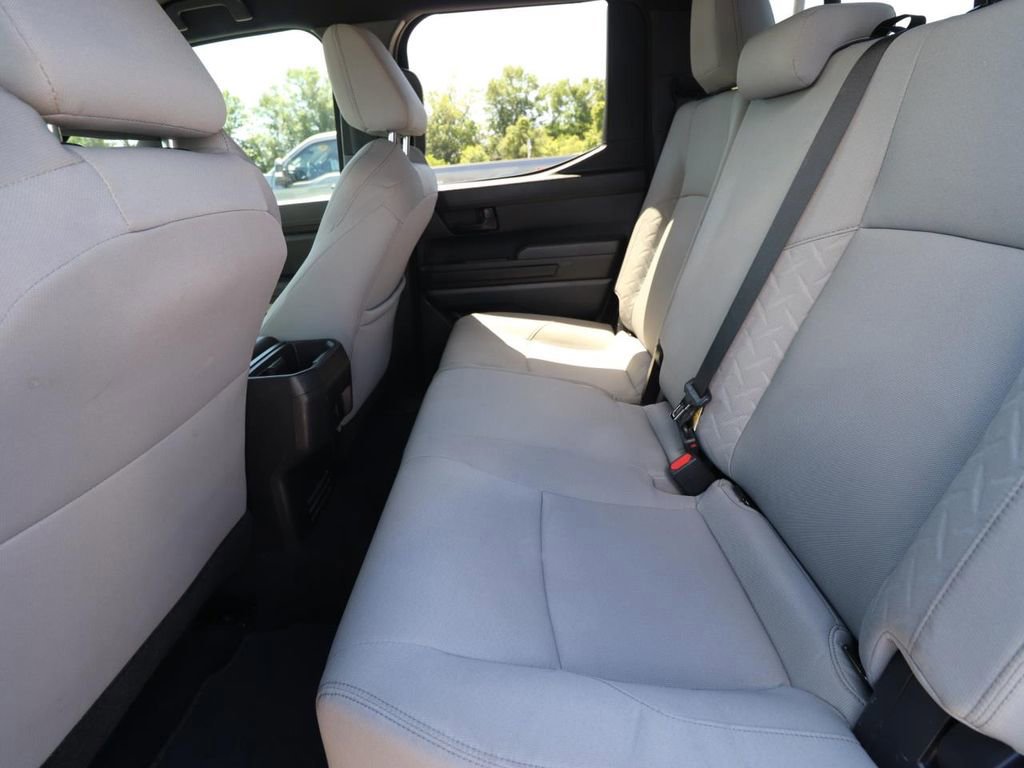 Used 2024 Toyota Tacoma SR5 w/ SR5 Upgrade Package AWD/4WD image 13