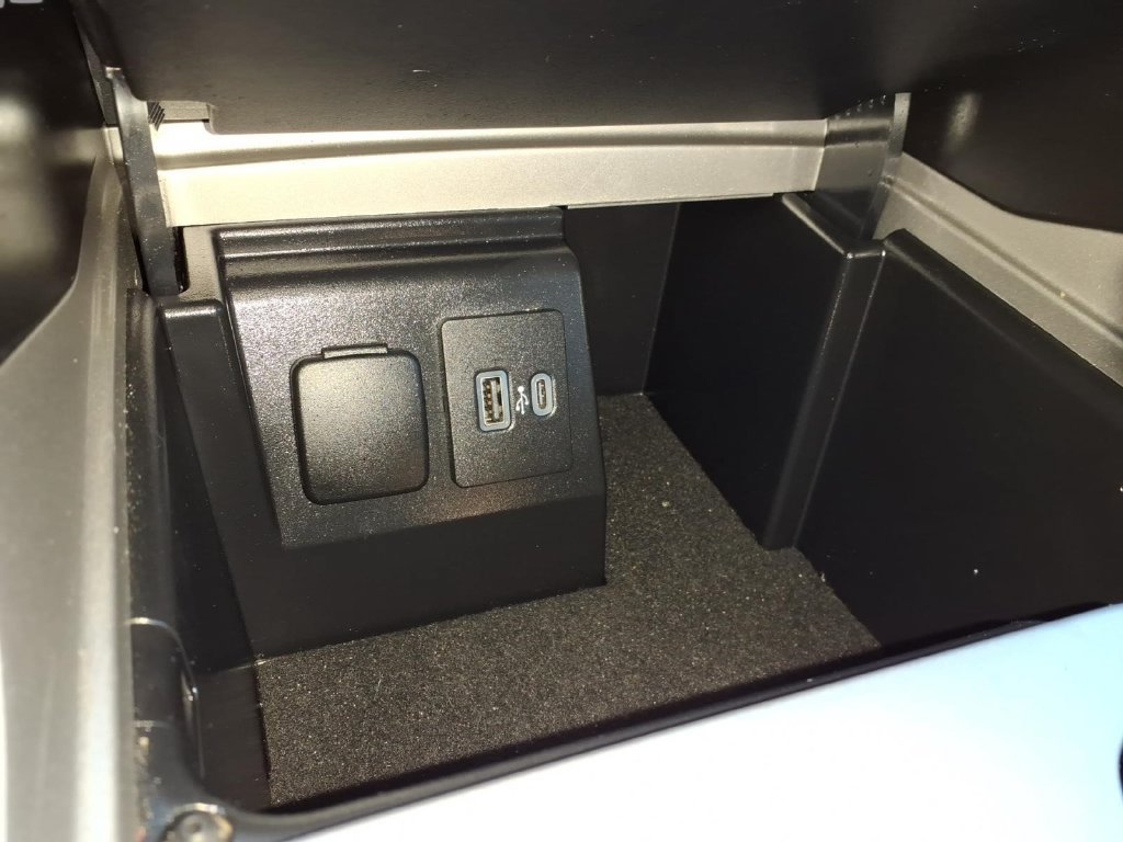 Certified 2023 Ford Explorer XLT w/ Equipment Group 202A RWD image 25