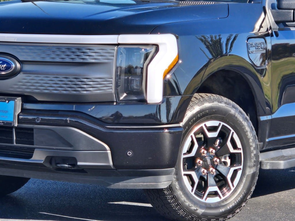 Certified 2023 Ford F150 Lightning XLT w/ Max Trailer Tow Package AWD/4WD image 2