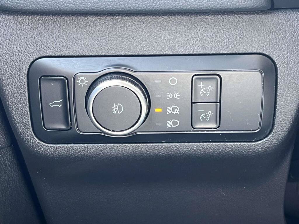 Certified 2024 Ford Escape Platinum AWD/4WD image 35
