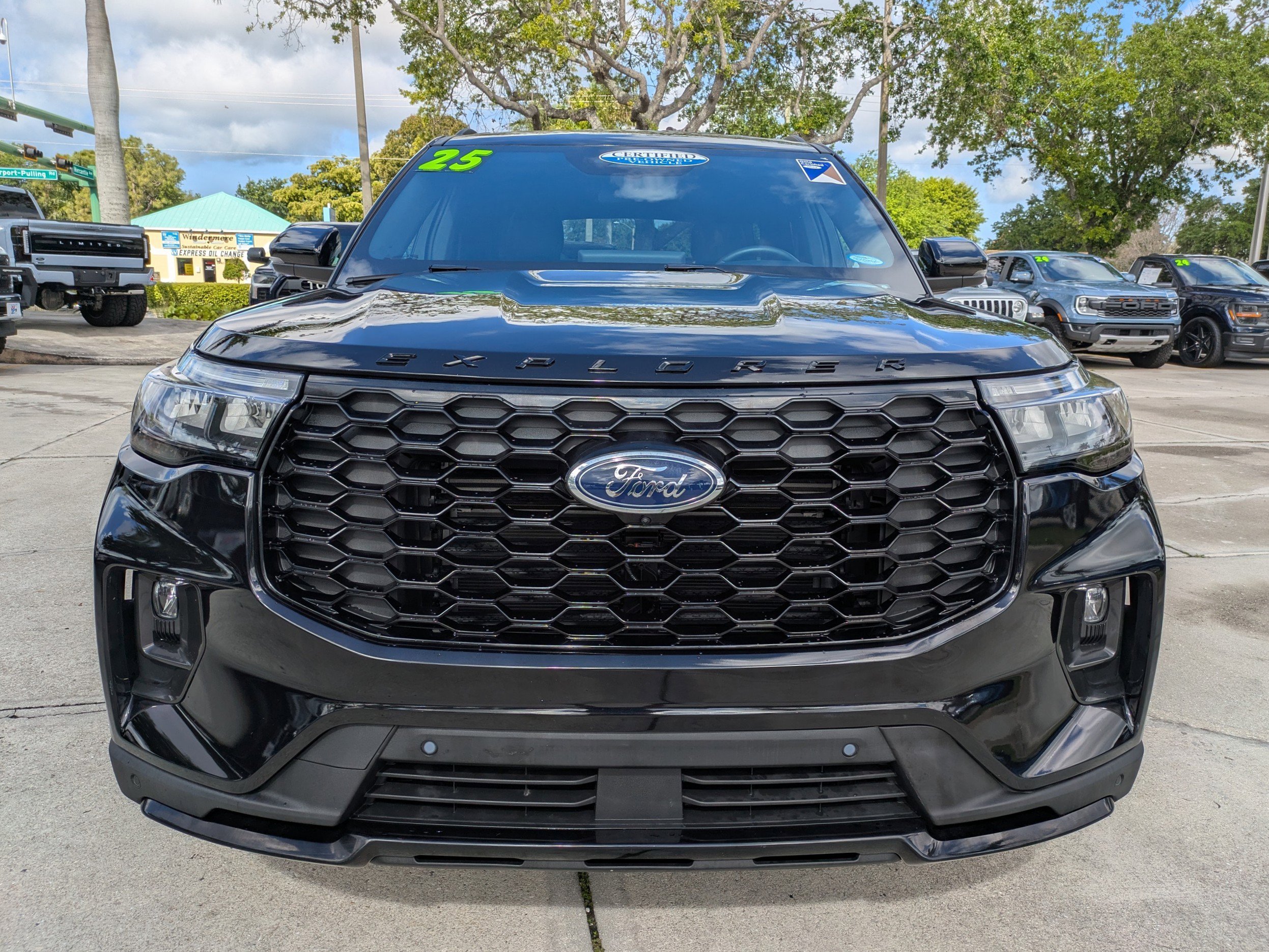 Certified 2025 Ford Explorer ST-Line AWD/4WD image 8