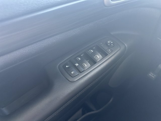 Used 2020 Jeep Grand Cherokee Altitude AWD/4WD image 14