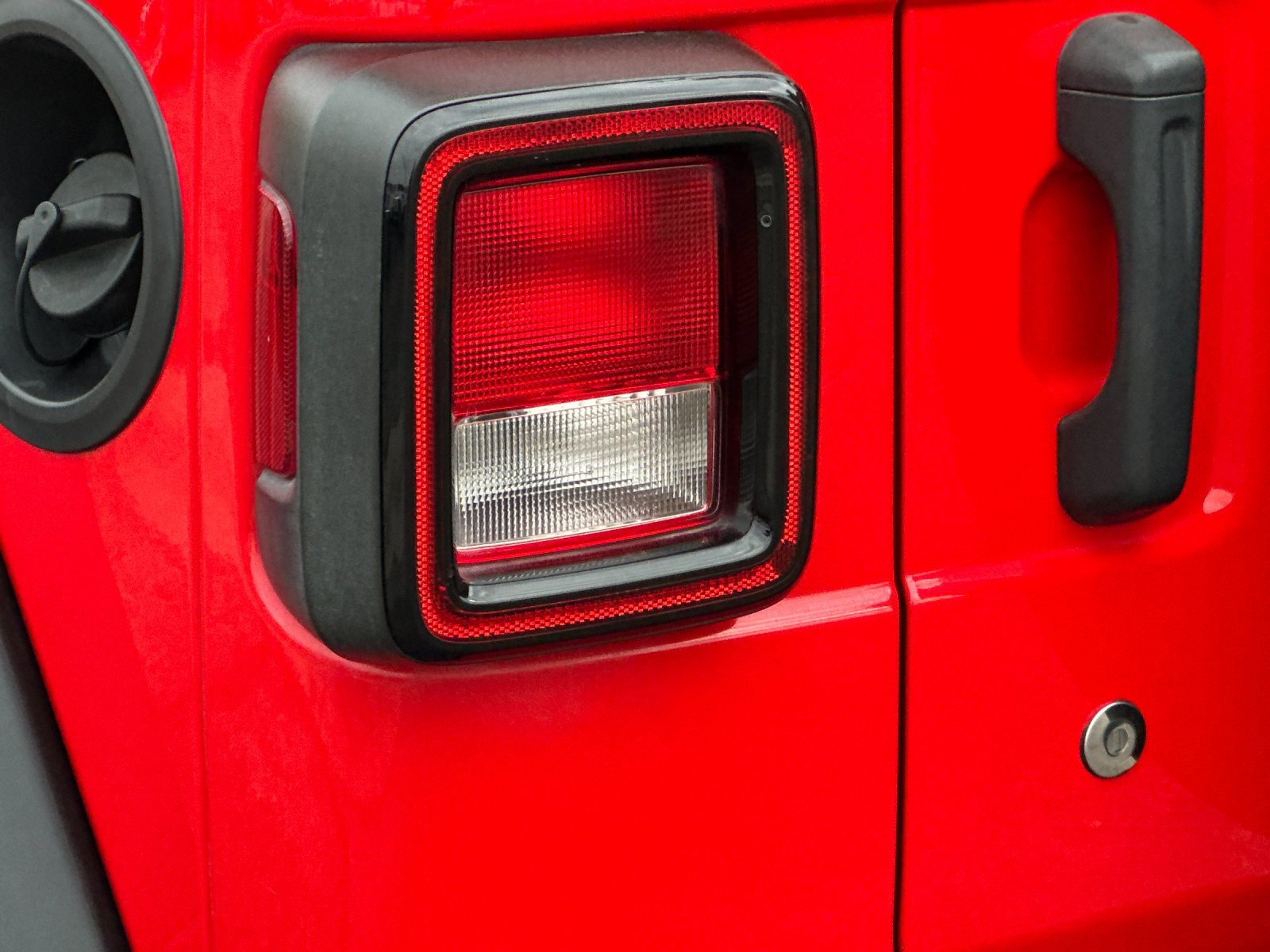 Used 2019 Jeep Wrangler Sport image 26