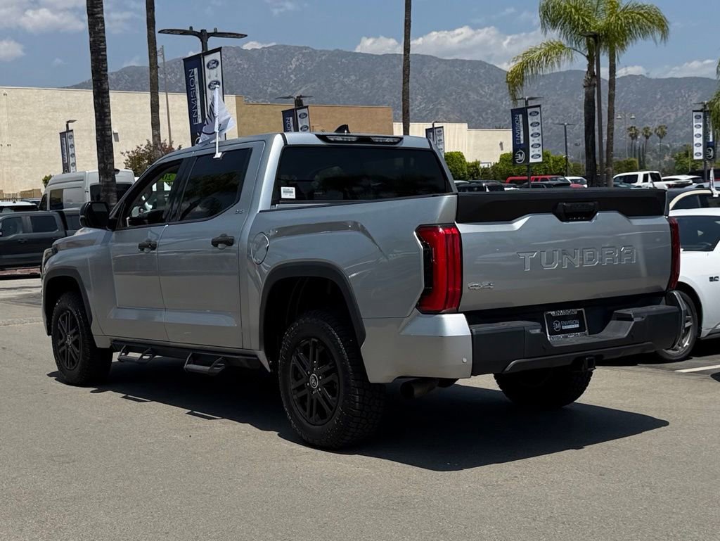 Used 2022 Toyota Tundra SR5 w/ SR5 Convenience Package AWD/4WD image 7