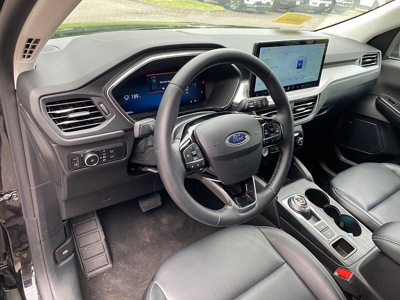 Certified 2025 Ford Escape Platinum AWD/4WD image 23