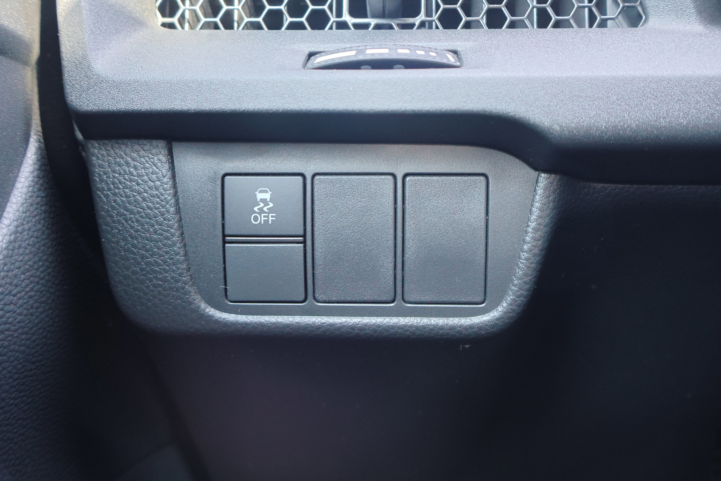 Used 2025 Honda CR-V LX image 17