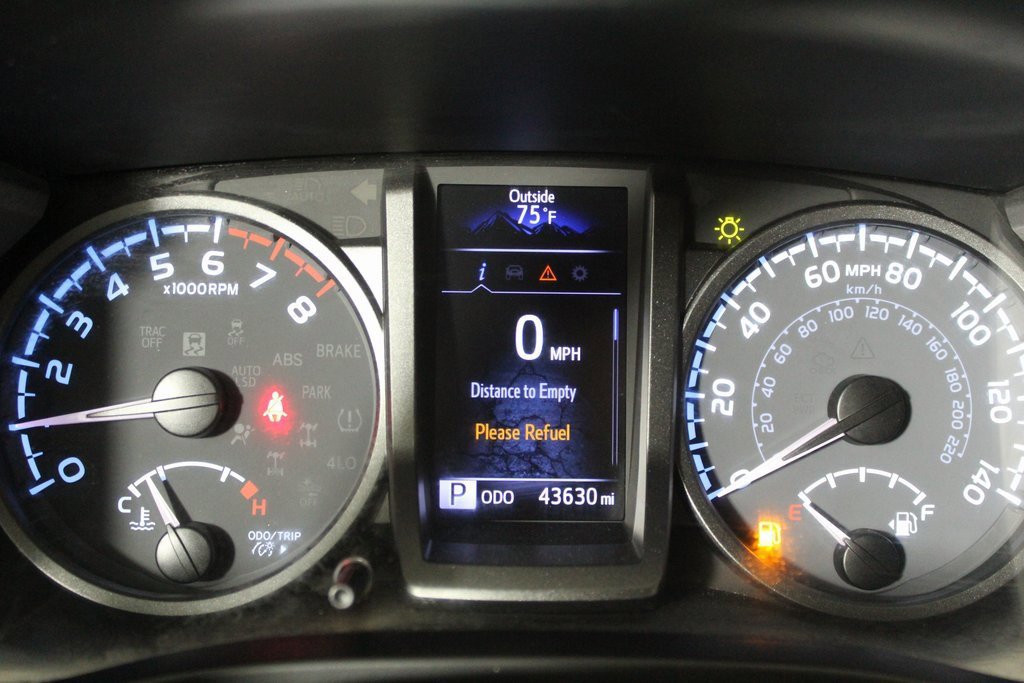 Used 2023 Toyota Tacoma TRD Off-Road image 18