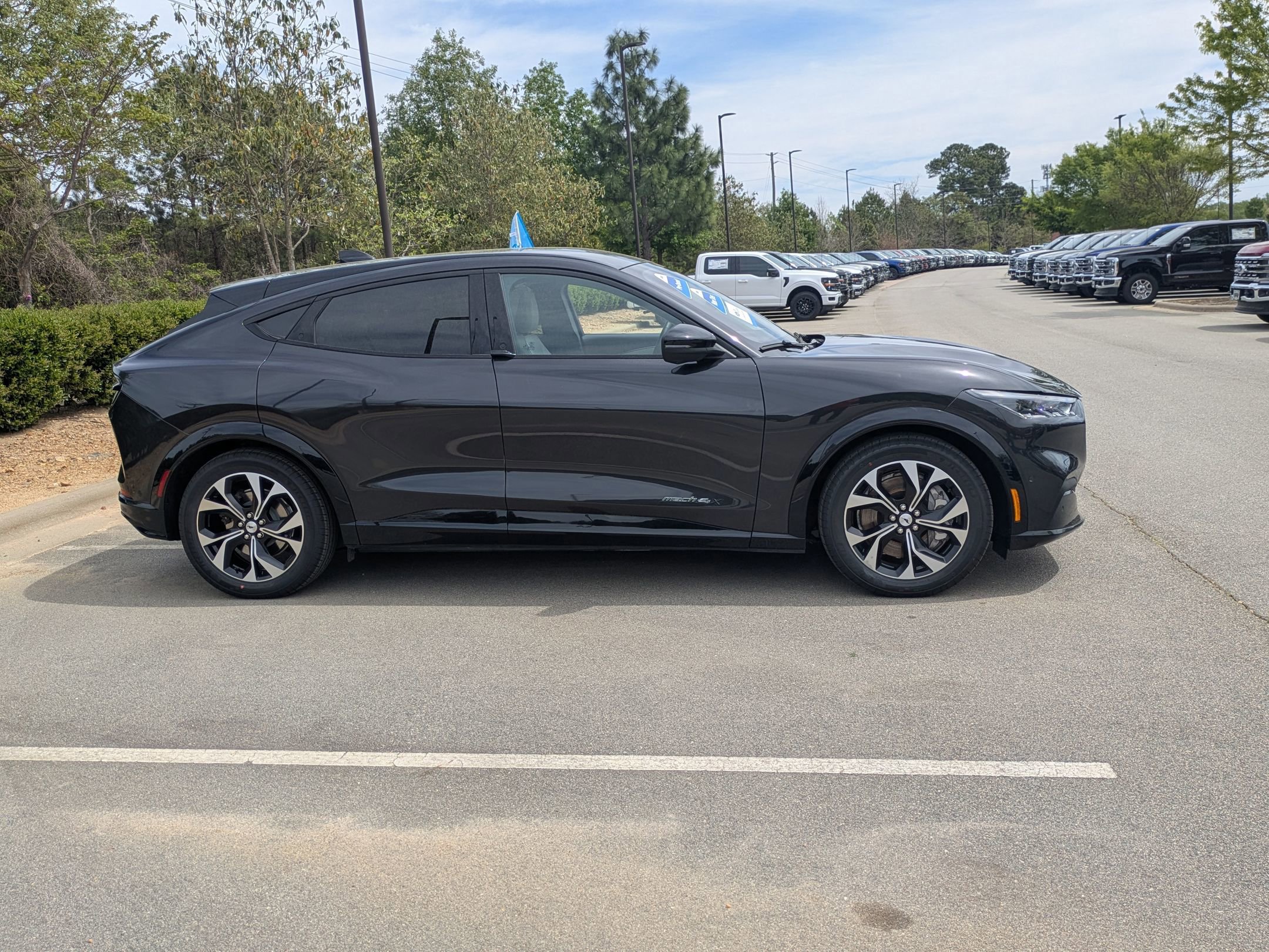 Certified 2022 Ford Mustang Mach-E Premium image 8