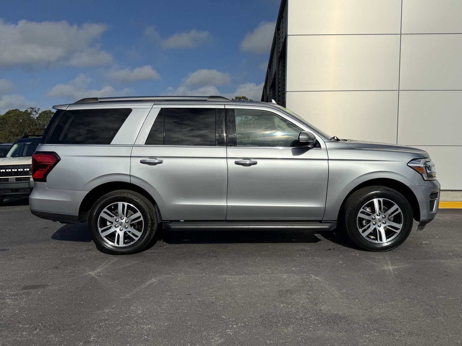 Certified 2024 Ford Expedition Limited image 3