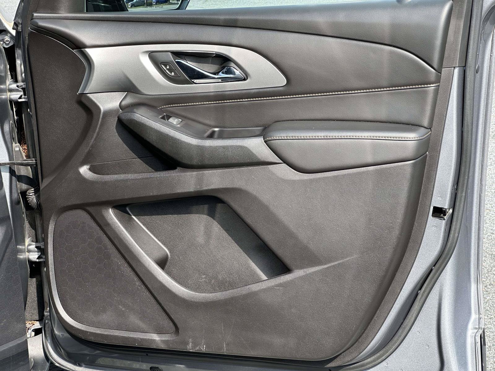 Used 2019 Chevrolet Traverse LT FWD image 9