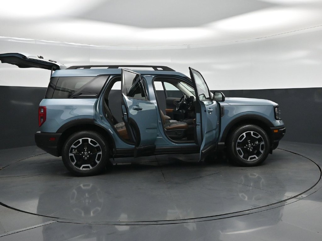 Certified 2023 Ford Bronco Sport Outer Banks w/ Tech Package AWD/4WD image 4
