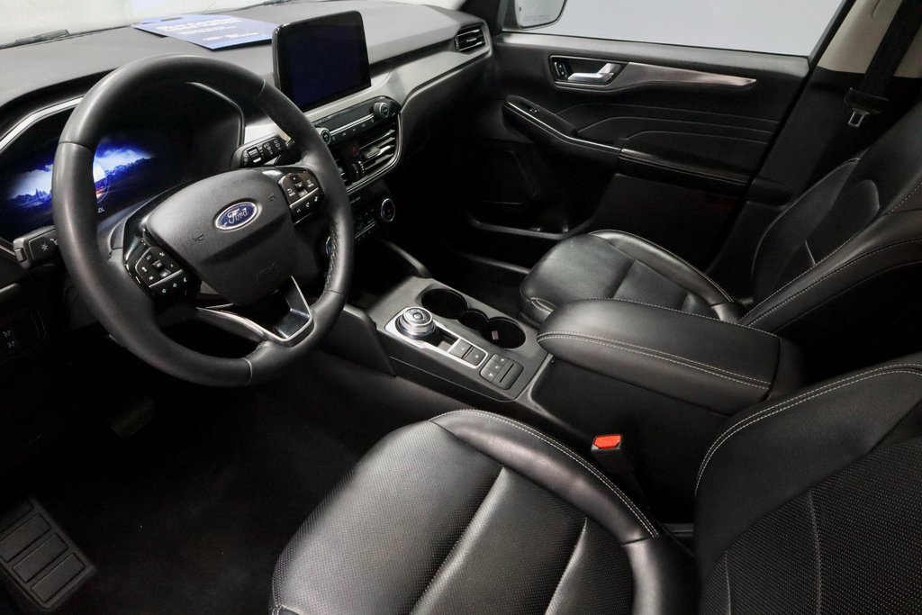 Certified 2022 Ford Escape Titanium w/ Class II Trailer Tow Package image 24