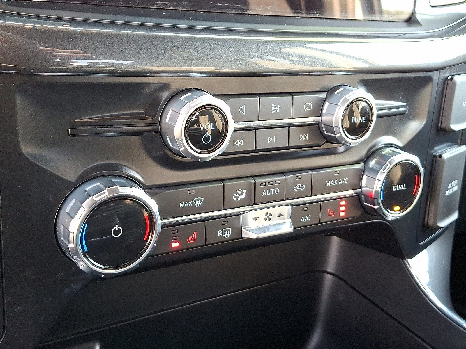 Certified 2022 Ford F150 XLT w/ Equipment Group 302A High image 15