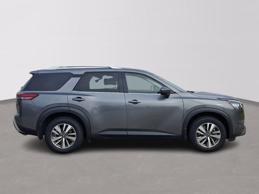 Used 2022 Nissan Pathfinder SL AWD/4WD image 7