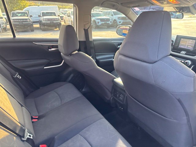 Used 2021 Toyota RAV4 XLE FWD image 8