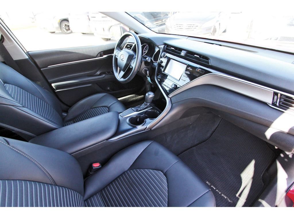Used 2018 Toyota Camry L image 27