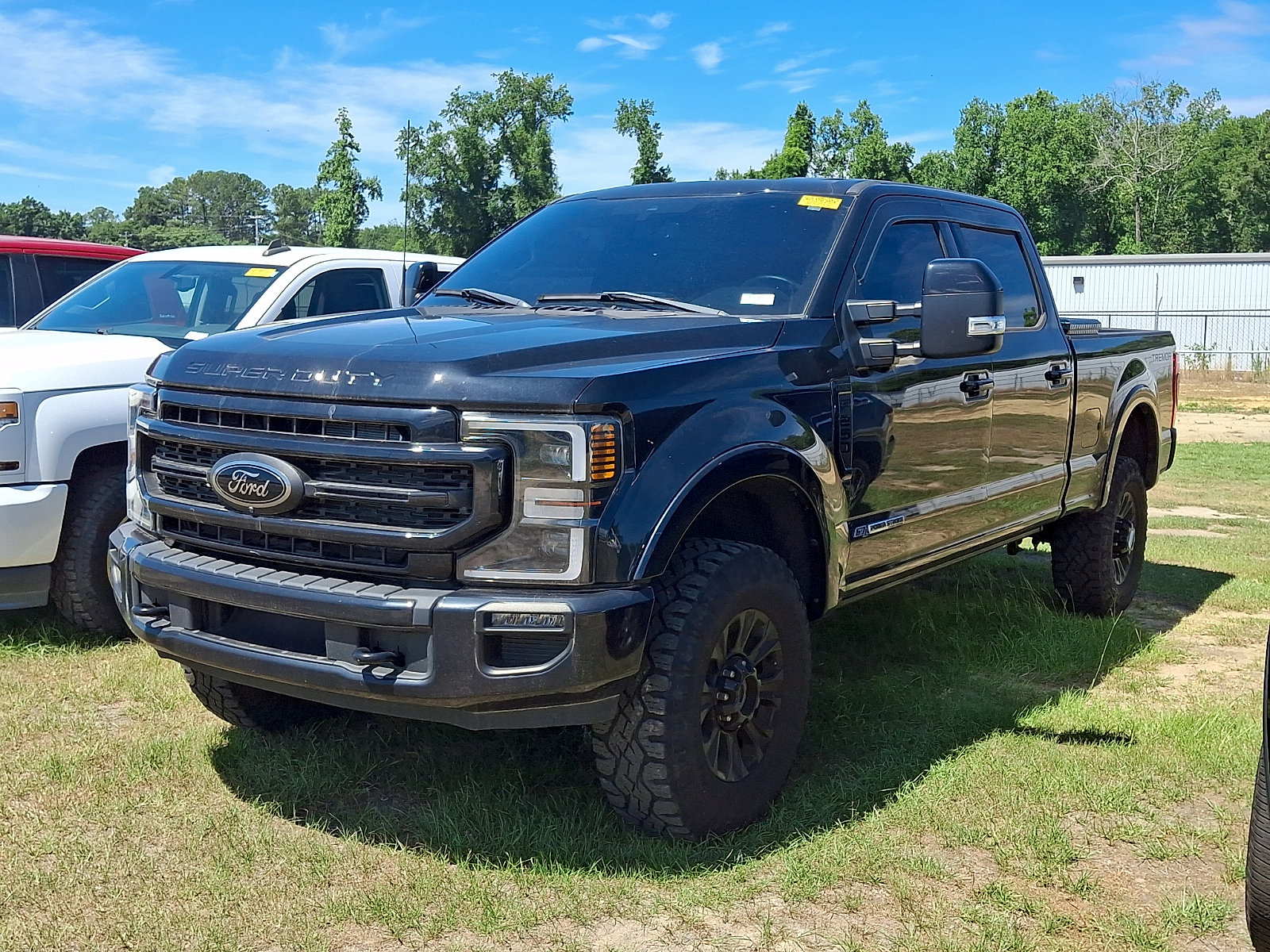 Certified 2022 Ford F250 Lariat w/ Tremor Off-Road Package AWD/4WD image 3
