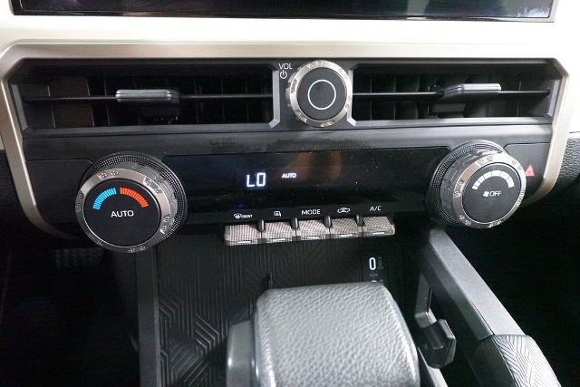 Used 2024 Toyota Tacoma TRD Off-Road image 18