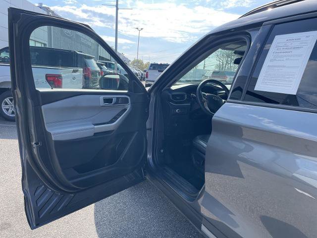 Certified 2022 Ford Explorer XLT w/ Equipment Group 202A image 22