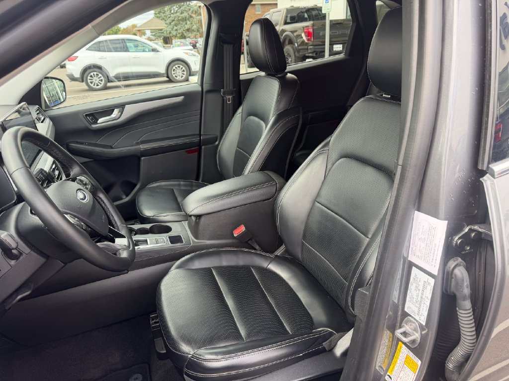 Certified 2024 Ford Escape Platinum AWD/4WD image 13