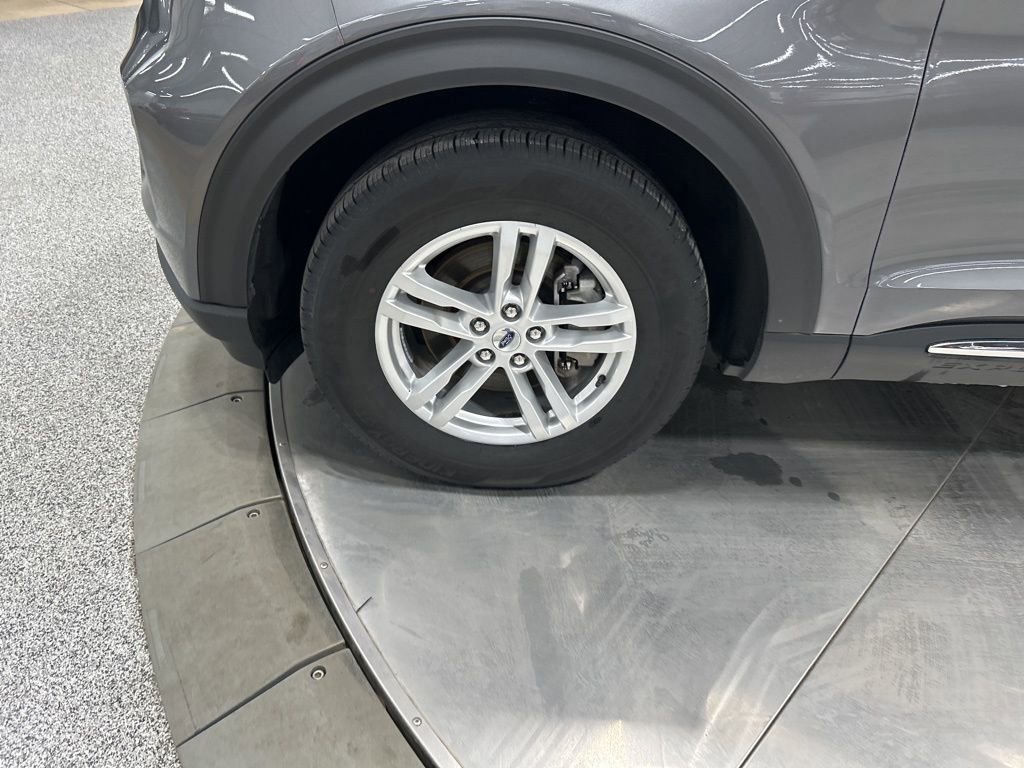 Certified 2024 Ford Explorer XLT w/ Class IV Trailer Tow Package image 32