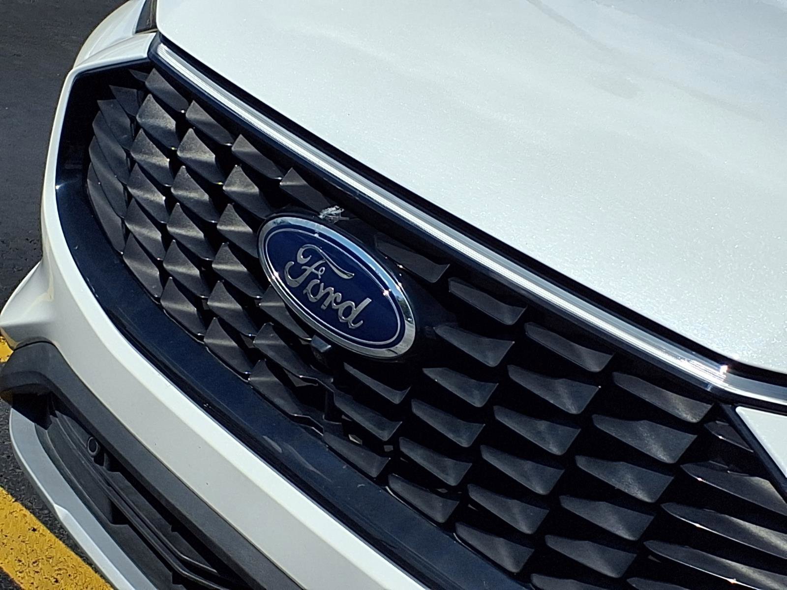 Certified 2023 Ford Escape Platinum AWD/4WD image 34