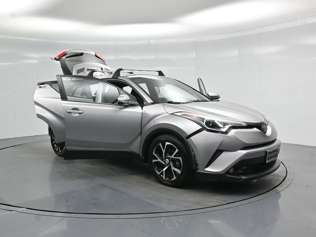 Used 2018 Toyota C-HR XLE image 30