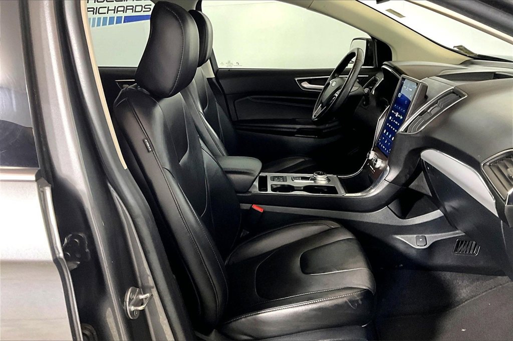 Certified 2021 Ford Edge Titanium image 6