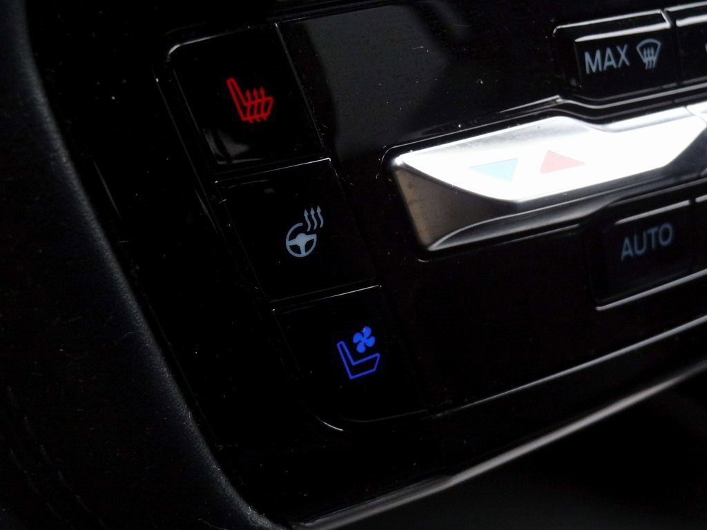 Certified 2022 Ford Explorer Platinum w/ Equipment Group 601A image 13