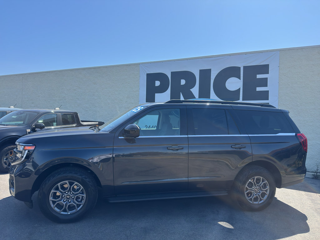 Certified 2025 Ford Expedition Active RWD image 2