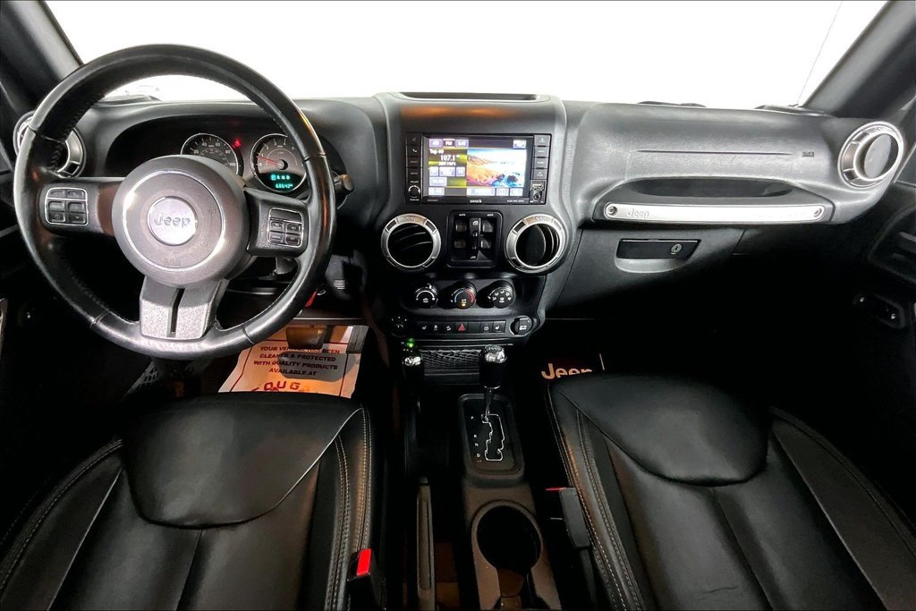 Used 2017 Jeep Wrangler Unlimited Sahara w/ Dual Top Group AWD/4WD image 15