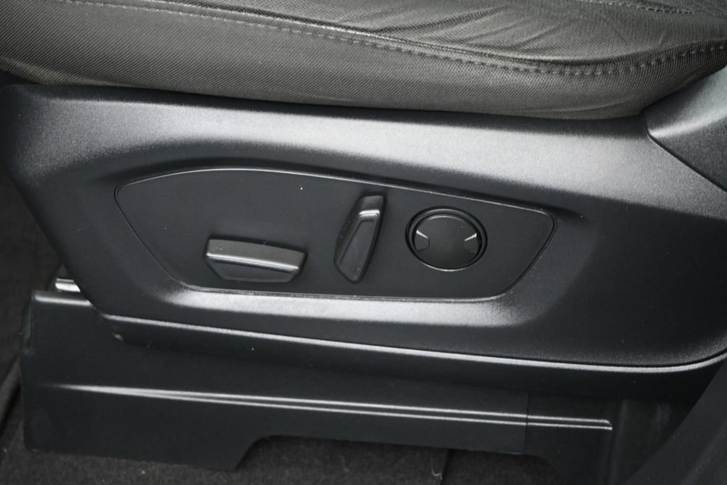 Certified 2023 Ford Explorer XLT RWD image 12