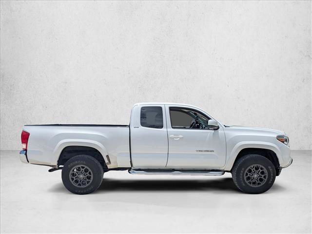 Used 2017 Toyota Tacoma SR5 w/ Tow Package AWD/4WD image 4