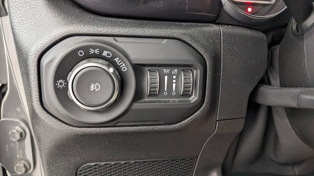 Used 2021 Jeep Wrangler Unlimited Sahara AWD/4WD image 21