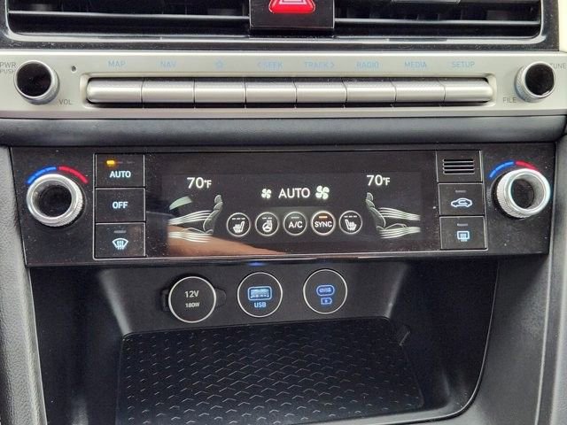 Used 2025 Genesis G70 2.5T image 17